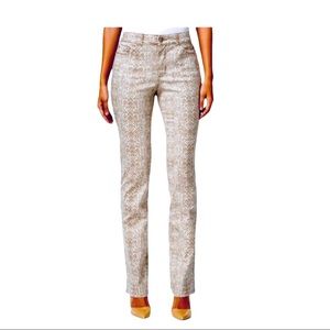 Charter Club Lexington Straight Leg Jeans 12